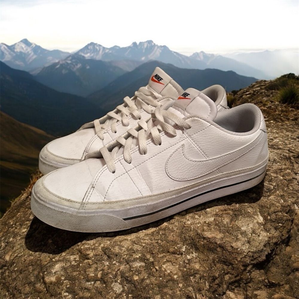 Nike Air Force White Leather Sneakers with black stripe - 10.5 - Good Condition